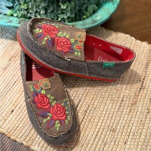 Twisted X Brown Moccasins with Red Floral Embroidery - Women’s Size 7